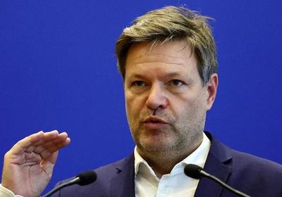 وزير الاقتصاد الألماني يتوقع حظر واردات النفط الروسي