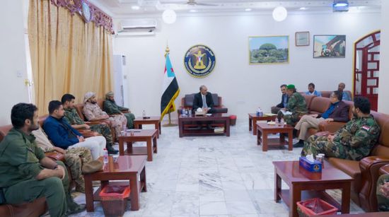الرئيس الزُبيدي يأمر بتعزيز التنسيق الأمني لمجابهة التهديدات