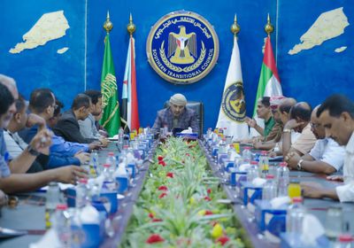 الزُبيدي: حضرموت رائدة النضال السياسي بالجنوب