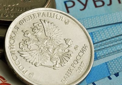 الروبل الروسية عملة رسمية في خيرسون الأوكرانية