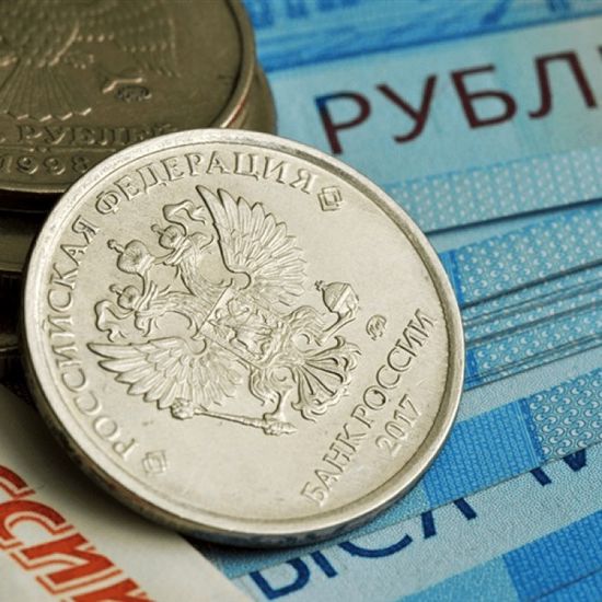 الروبل الروسية عملة رسمية في خيرسون الأوكرانية