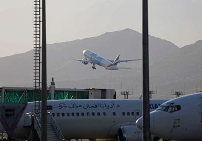 قرقاش يعلق على فوز الإمارات بعقد تشغيل 3 مطارات أفغانية