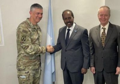 بحث تعزيز العلاقات الثنائية بين الصومال وأمريكا