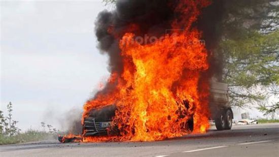السلطات الكندية تحقق في حريق سيارة "تسلا"