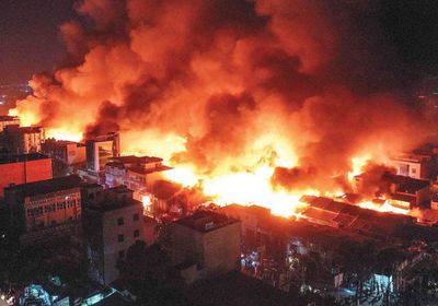 اندلاع حريق في سوق كبير بالعاصمة التونسية