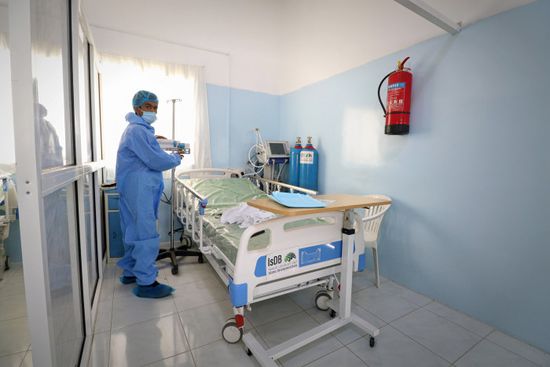 الصحة العالمية تزود 32 وحدة عزل باحتياجاتها الطبية