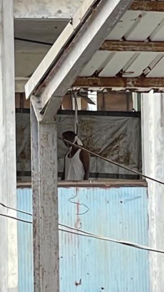 معلقا بمشنقة.. العثور على ثلاثيني ميتا بمدرسة في خورمكسر