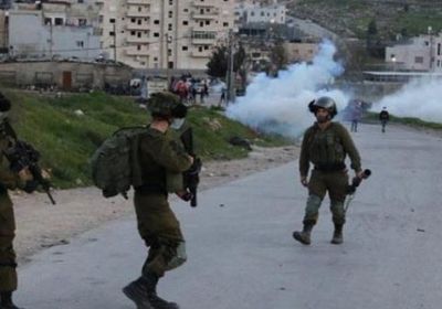 إصابة 52 فلسطينيًا في مواجهات مع قوات الاحتلال بنابلس