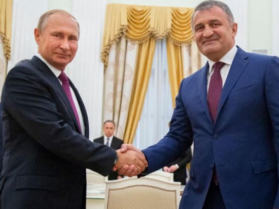 زعيم أوسيتيا الجديد يلغي استفتاء للانضمام لروسيا