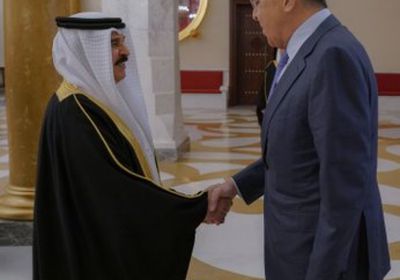 ملك البحرين يستقبل وزير الخارجية الروسي