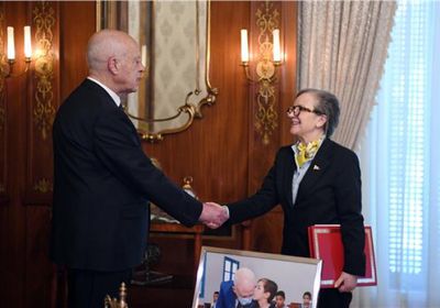 الرئيس التونسي يستقبل رئيسة حكومته بقصر قرطاج