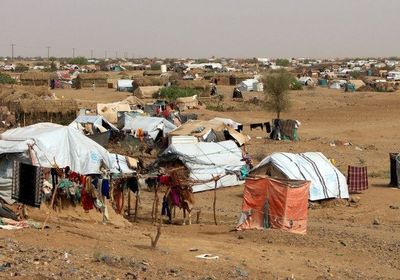 عكاظ: مليشيا الحوثي تسرق مخصصات يونيسف لمخيم عبس