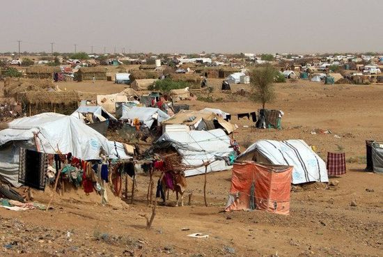 عكاظ: مليشيا الحوثي تسرق مخصصات يونيسف لمخيم عبس