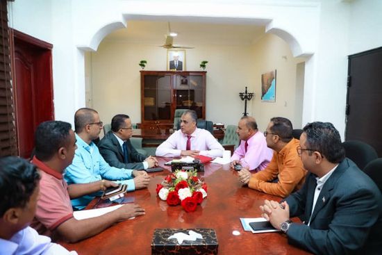 الخُبجي يتفقد سير العمل بصندوق الطرق