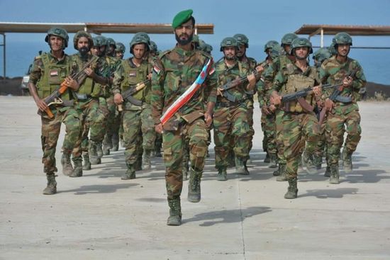 عرض عسكري للحزام الأمني في عدن (صور)