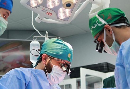 فريق طبي سعودي يجري جراحات قلب مفتوح بالمكلا