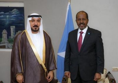 بحث سبل تعزيز العلاقات بين الإمارات والصومال