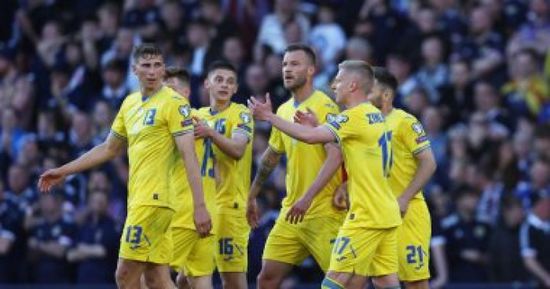 بعيدًا عن السياسة.. معركة كروية تفصل أوكرانيا عن كأس العالم