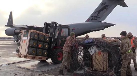 بريطانيا تعد أوكرانيا بتزويدها بدفعة صواريخ