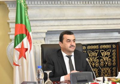 وزير الطاقة الجزائري يتعهد بإزالة المعوقات أمام المستثمرين