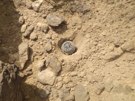 إصابة خبير في فريق "مسام" بانفجار لغم حوثي