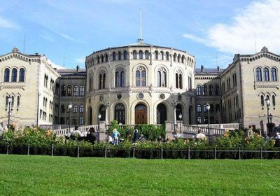 النرويج تزود أوكرانيا بـ22 مدفع هاوتزر