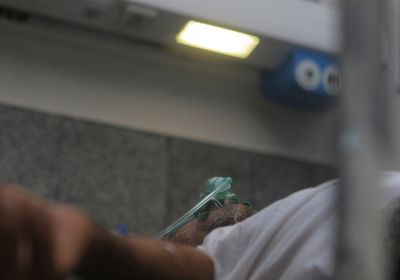 "الصحة العالمية" تدعم منشآت طبية بفرق جراحية