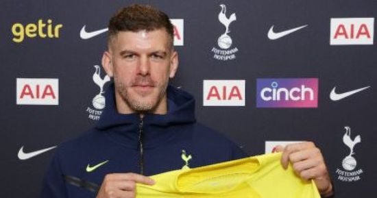 توتنهام يعلن التعاقد مع الحارس فريزر فروستر 