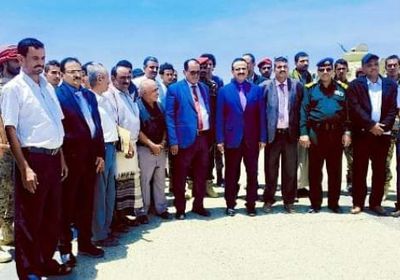 تمهيدا لتشغيله.. مطار عتق يستقبل رحلات شركات النفط