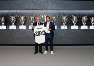 ريال مدريد يجدد عقد مودريتش