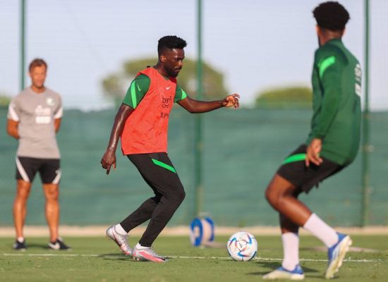 المنتخب السعودي يستعد لفنزويلا بتدريبات الإحماء