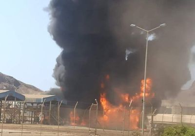 حريق في مساكب نفط ميناء الزيت بالبريقة