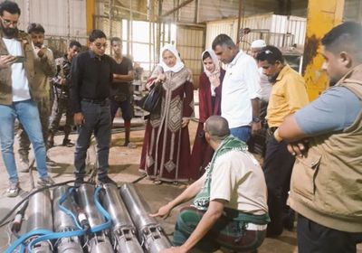 وفد السفارة الفرنسية تتابع تجهيز مضخات حقول بئر أحمد