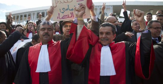 قضاة تونس يعلنون تمديد الإضراب