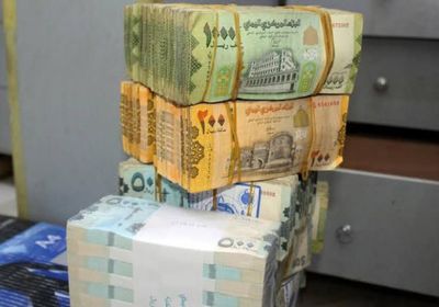 تردي سعر العملة تنذر بانفجار معيشي في الجنوب