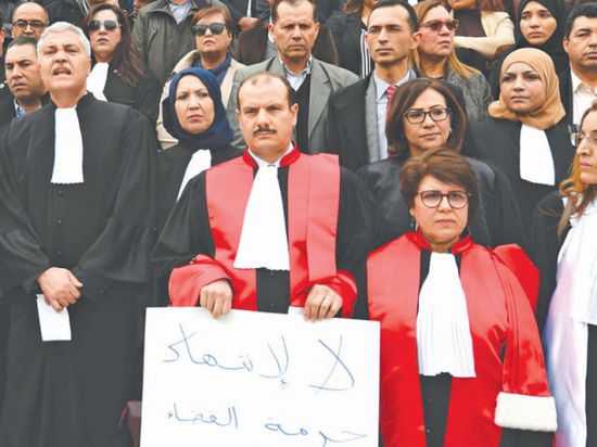 قضاة تونس يتحدون "سعيد" ويمددون إضرابهم للأسبوع الثاني