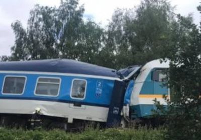 عشرات المصابين بتصادم قطارين في إسبانيا