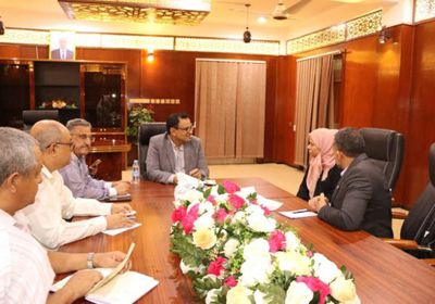 وزير الزراعة يبحث سبل تعزيز التعاون مع "الصليب الأحمر"