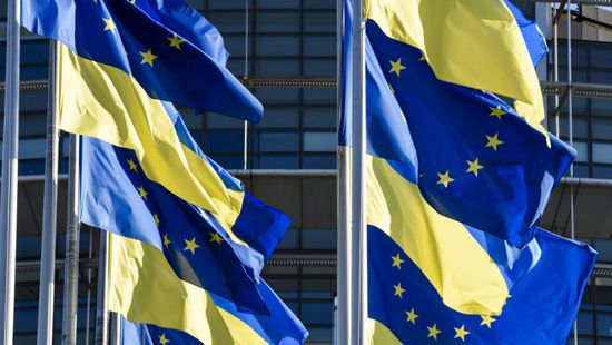 المفوضية الأوروبية: أوكرانيا جزء من الأسرة الأوروبية