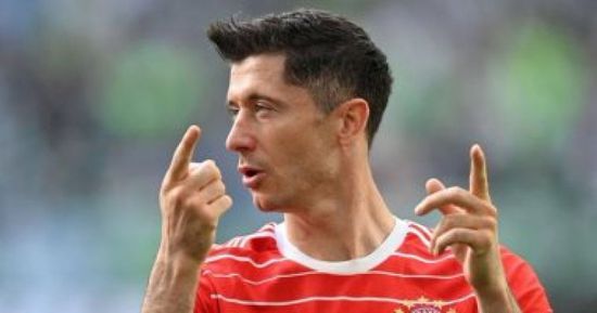 رفض عرض جديد لضم ليفاندوفسكي إلى برشلونة