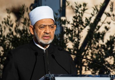 شيخ الأزهر يحث على ضرورة احترام مقدسات المسلمين