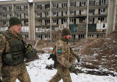 حاكم "لوغانسك" الأوكرانية يحذر: استعدوا للأسوأ