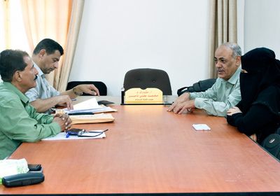 "بحوث الانتقالي" تبحث التعاون مع كلية الإعلام في عدن