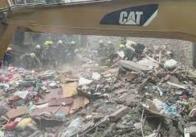 انهيار عقار في شارع البحر الأعظم بمحافظة الجيزة بمصر