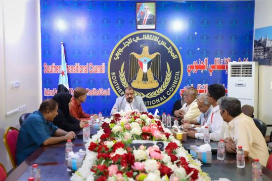 بن بريك يتسلم اقتراحات لجنة تحقيق التوافق الجنوبي