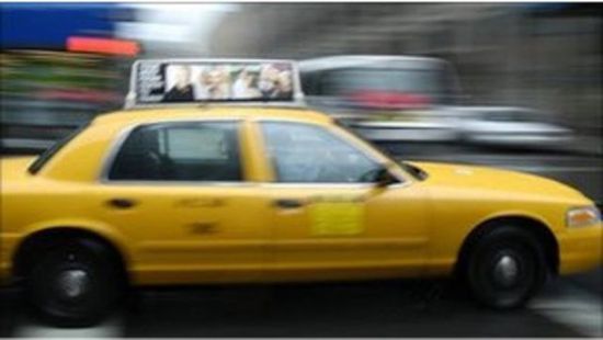 تاكسي يقفز على الرصيف ويصيب 6 أشخاص بنيويورك