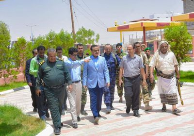 عوض العولقي يطمئن على سير تجهيزات متنزه شبوة