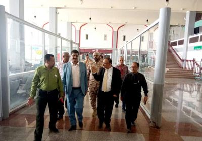 وزير النقل يتفقد مستويات تأهيل مرافق مطار عدن