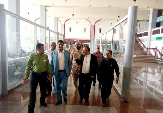 وزير النقل يتفقد مستويات تأهيل مرافق مطار عدن