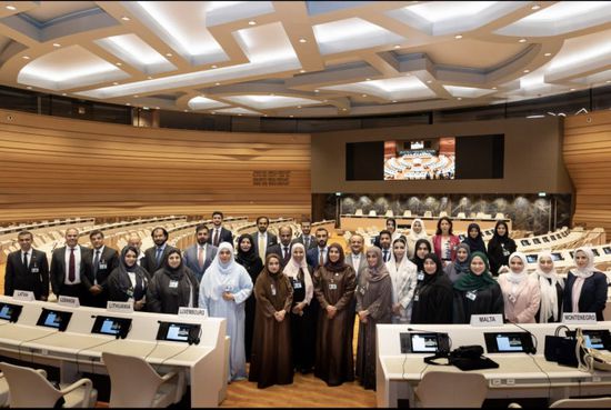 قرقاش يشيد بعرض تمكين المرأة الإماراتية في جنيف